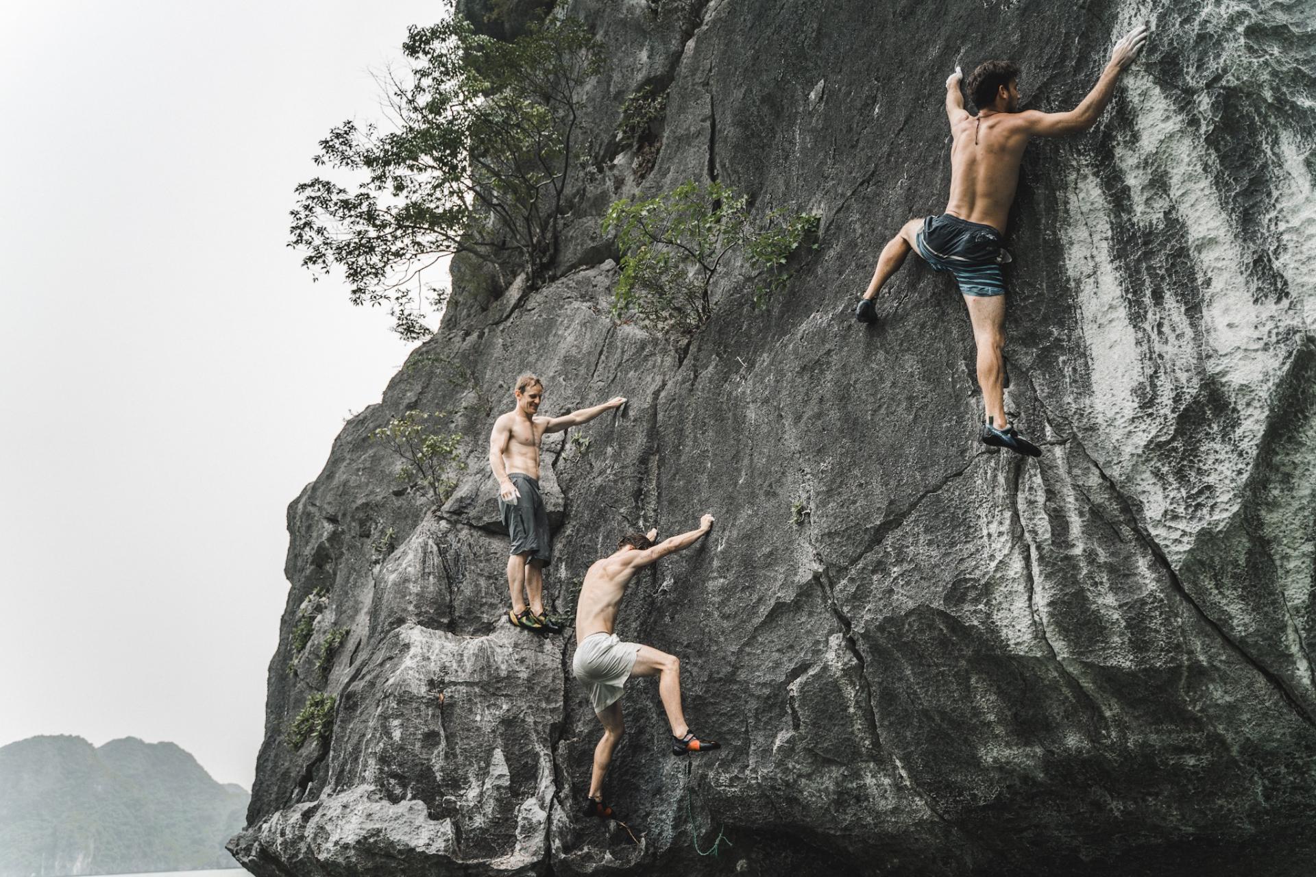 Climbing without rope(soloing) above the sea